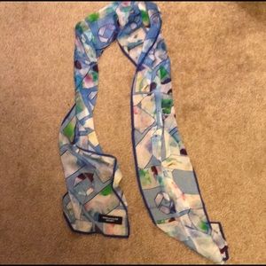 Whimsical Chase scarf